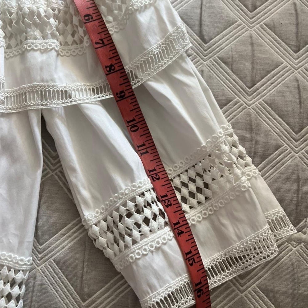 Bebe White ruffled Boho Detailed long sleeved cropped Blouse size M - Picture 2 of 13